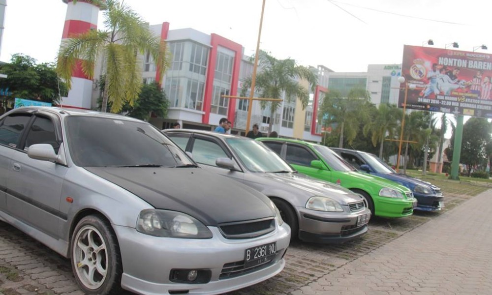 Pasang Lip Spoiler pada Mobil  Lawas  Dongkrak Kesan Sporty 