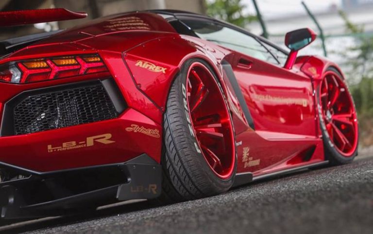 Lamborghini Aventador LP700-4 Liberty Walk With Extreme Forgatio – Autos.id