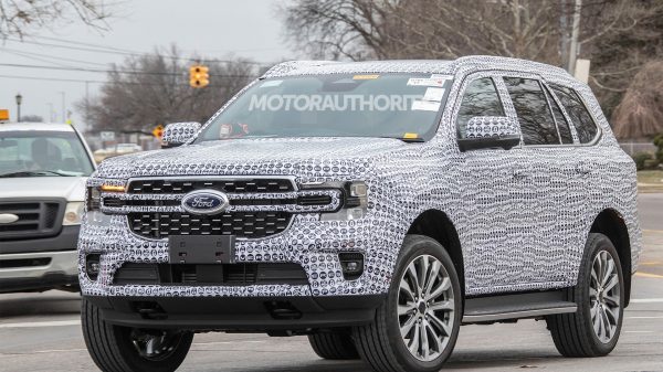 Ford Everest Terbaru Segera Meluncur, Inilah Beberapa Bocorannya