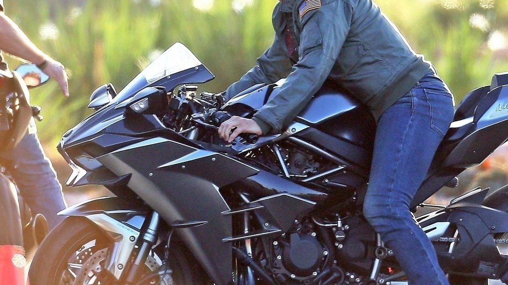 Kawasaki GPZ 900 Tom Cruise