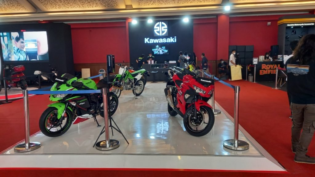 Daftar Harga Motor Kawasaki Juni 2022 - Autos.id