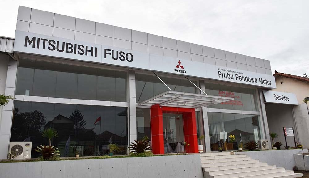 Hadapi Lebaran Mitsubishi Fuso Buka Bengkel Siaga Jam Di Ciawi Autos Id